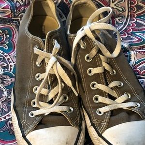Gray women’s converse